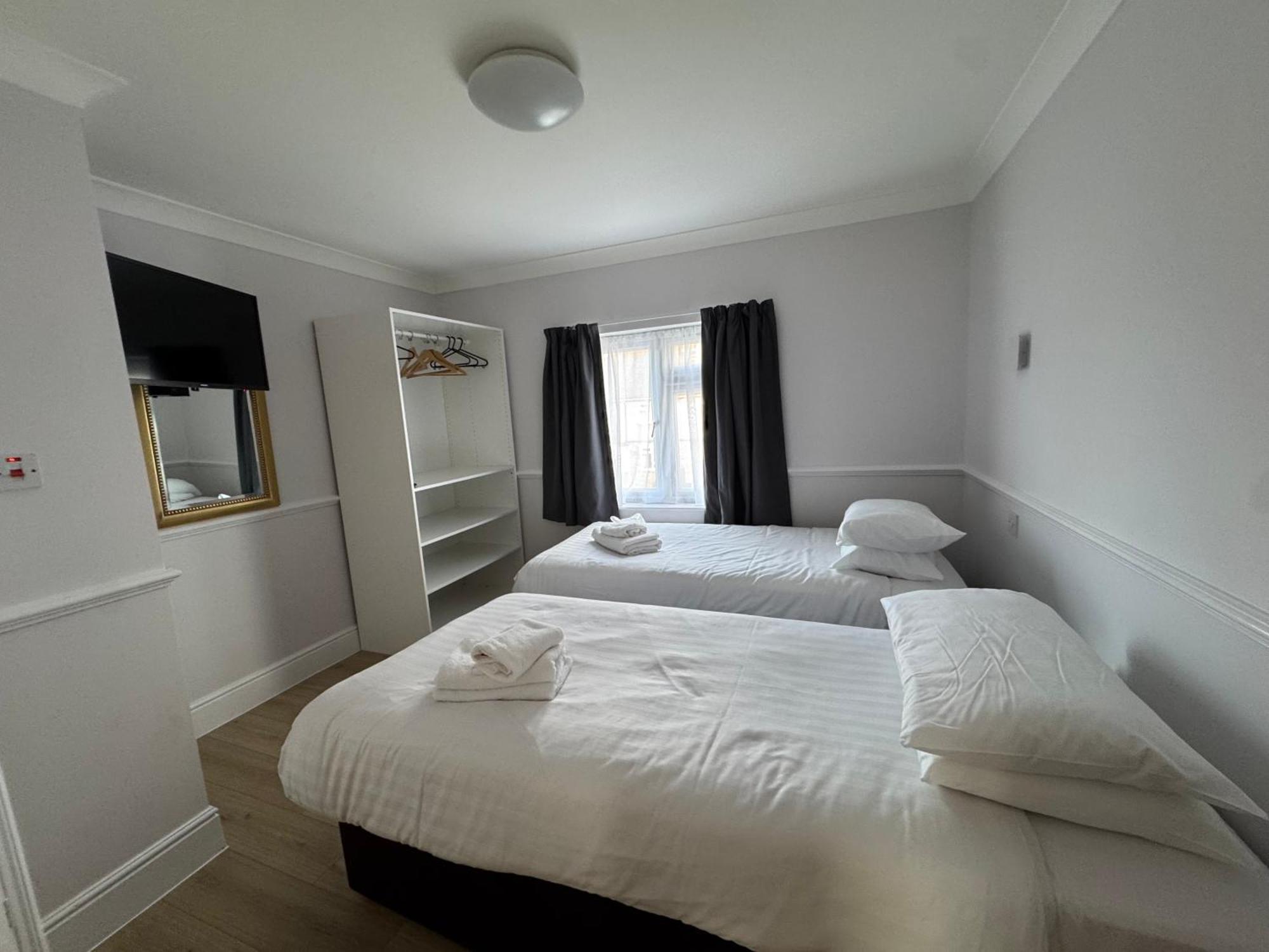 Brentwood Hotel ภายนอก รูปภาพ