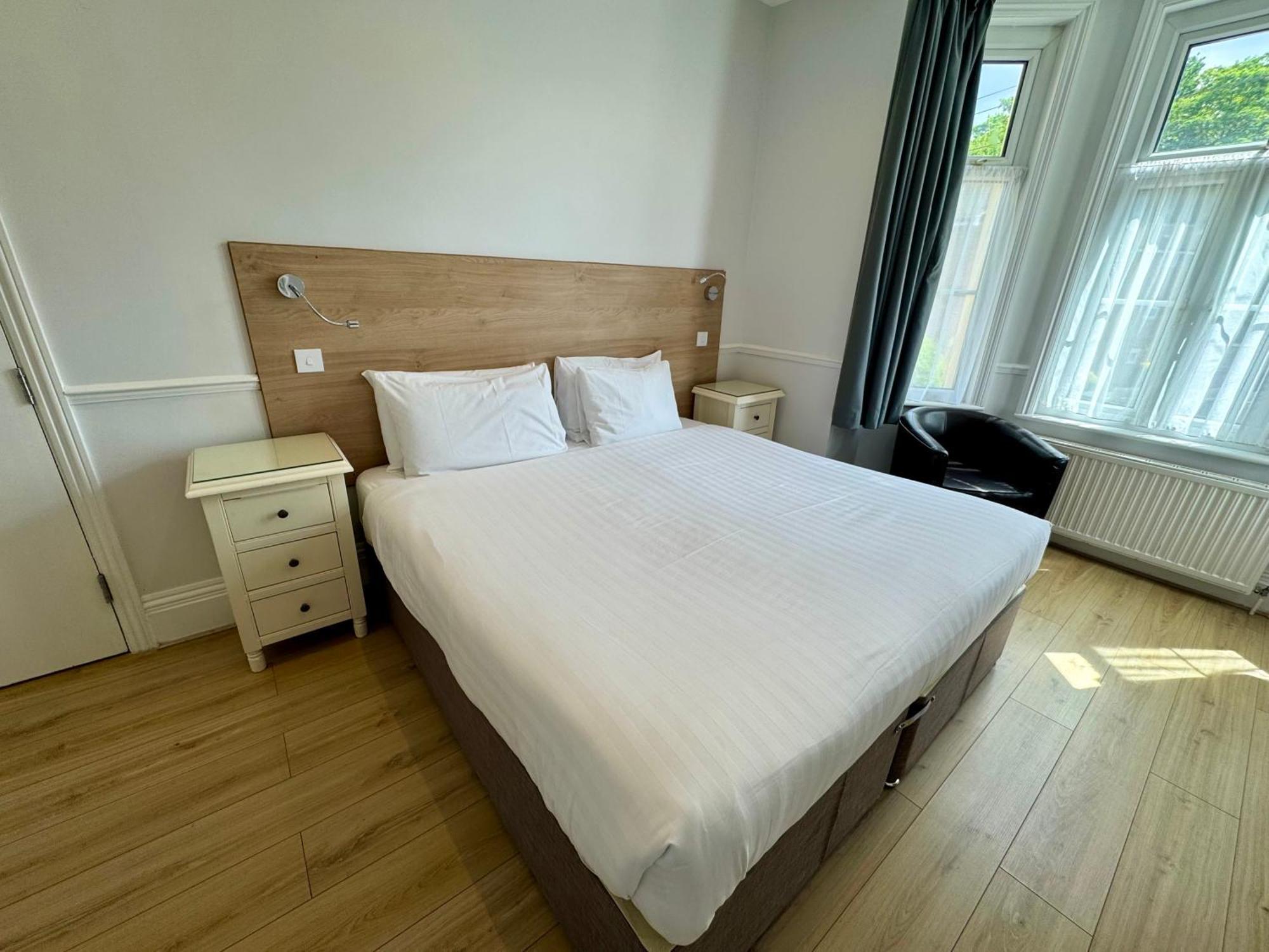 Brentwood Hotel ภายนอก รูปภาพ